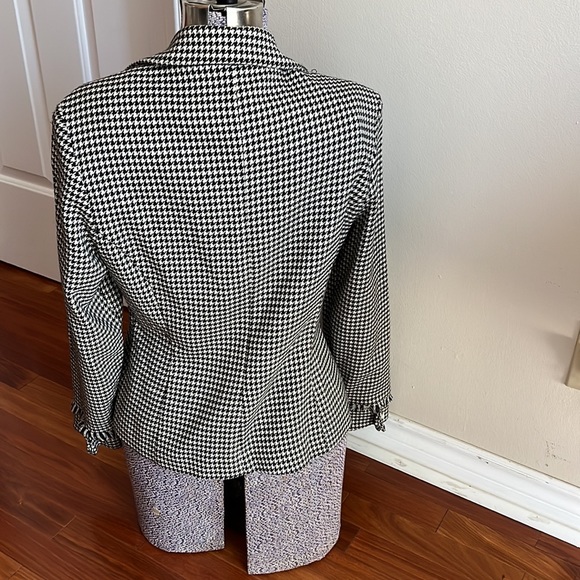 Houndstooth blazer with beads and pearl buttons - Picture 6 of 15